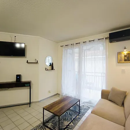 Le Nid Des Bains - Climatise - Piscine Partagee *