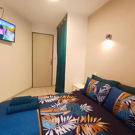 Le Nid Des Bains - Climatise - Piscine Partagee דירה דינייה-לה-בן