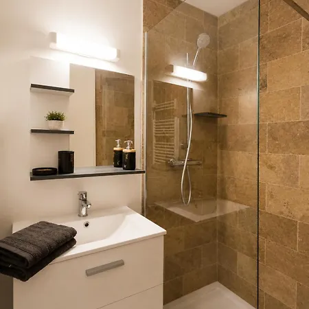 Le Nid Des Bains - Climatise - Piscine Partagee